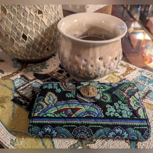 Vera Bradley Turn Lock Wallet - Picture 1 of 11